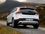 Volvo V40 Cross Country D4 2012 года